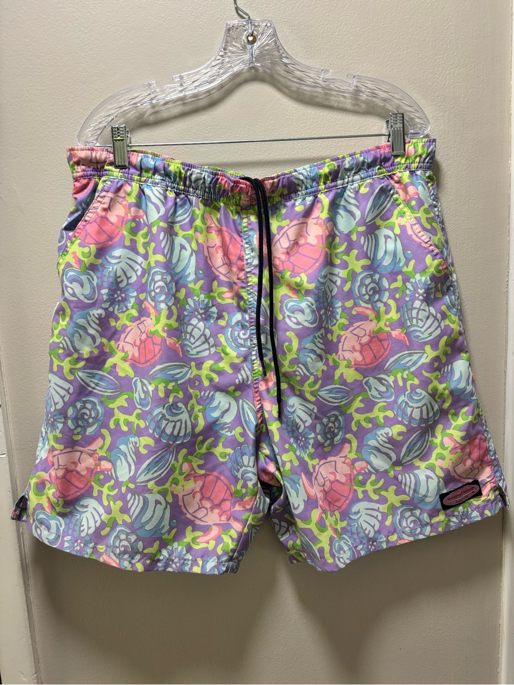 Vineyard Vines Men's Purple & Pink Tropical Swim Shorts
